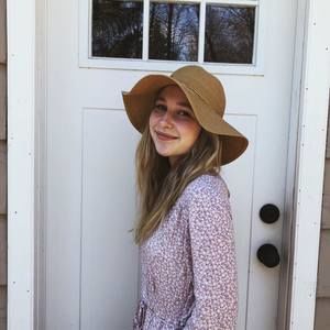 Meet your Posher, Claire